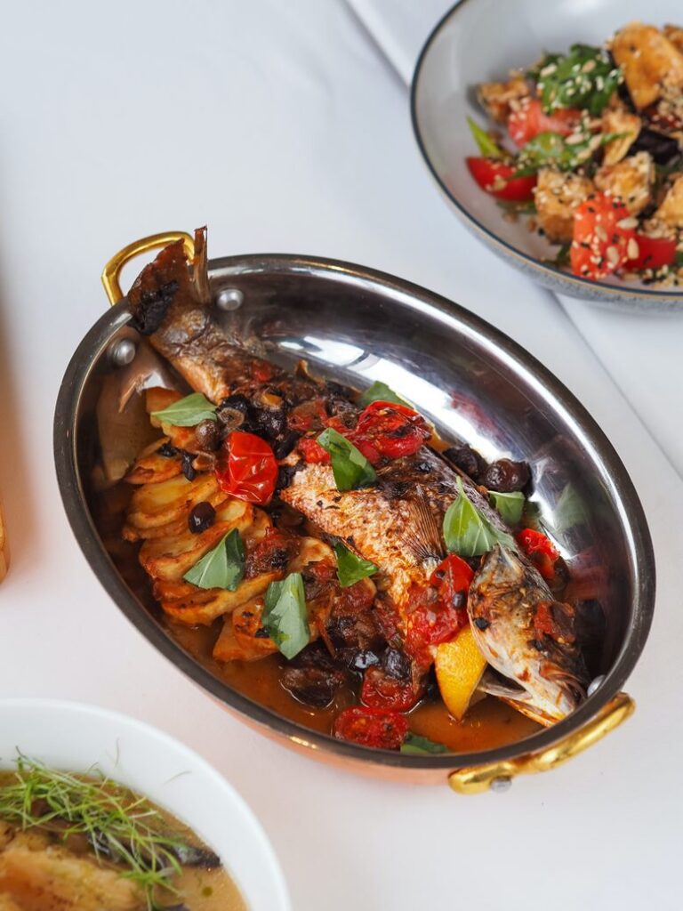 Peixe assado com legumes